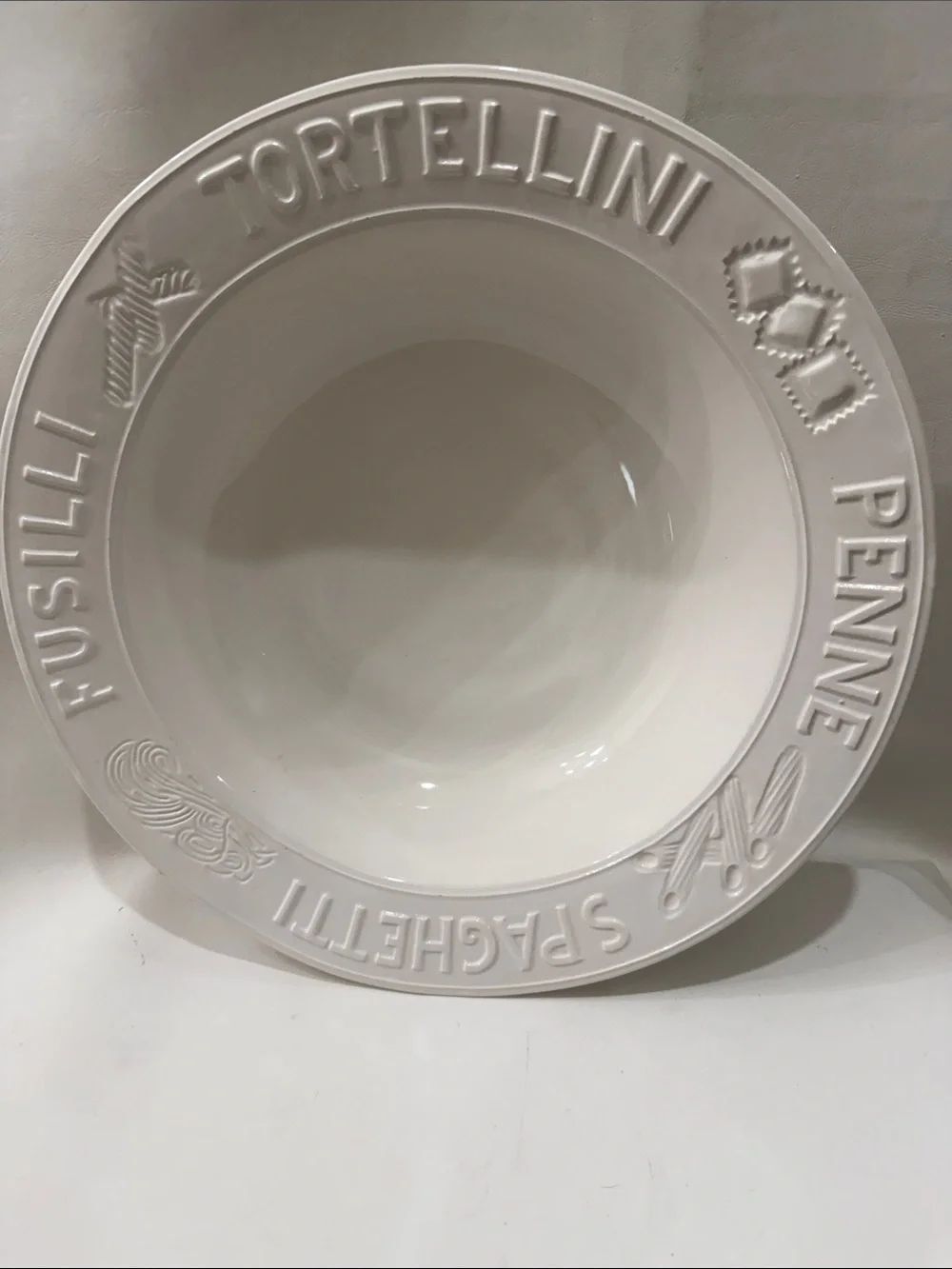 Sur La Table Italy White Pasta Serving Bowl 14 In X 3 3/4 Spaghetti Tortellini
